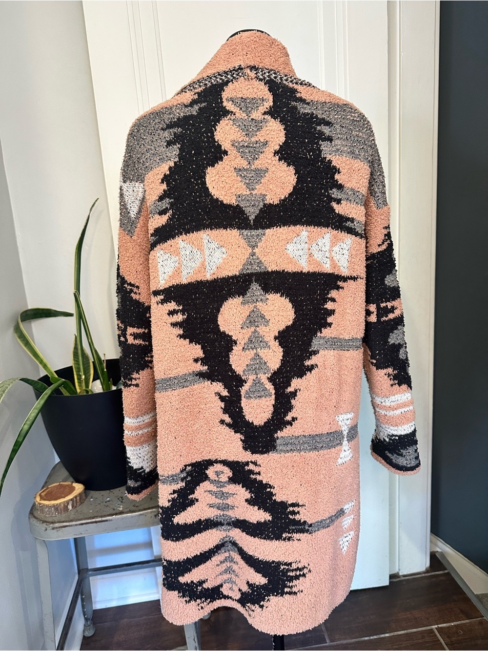 Davi & Dani Womens S Brown Aztec Print Cardigan Sweater - Picture 2 of 13